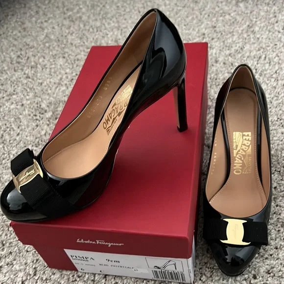 Salvatore Ferragamo platform Pumps 9sm size 6.Made in Italy. Excellent condition - Picture 2 of 6